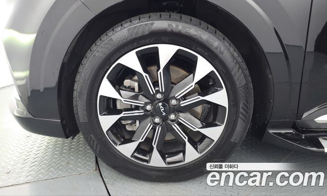 Kia Canival 2023 — photo 5