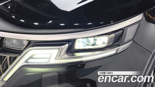 Kia Canival 2023 — photo 8