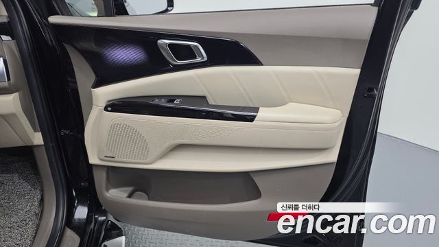 Kia Canival 2023 — photo 15