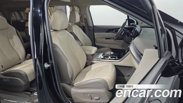 Kia Canival 2023 — photo 16