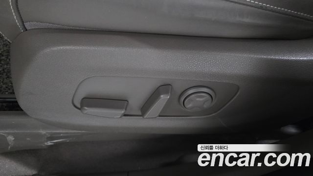 Kia Canival 2023 — photo 31