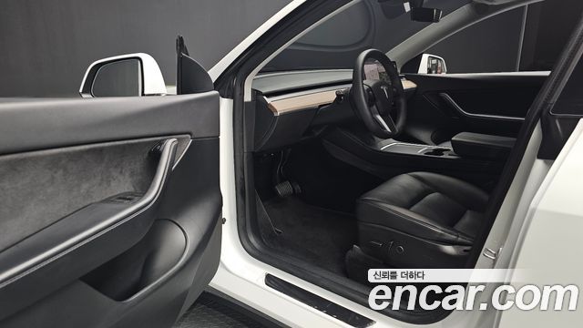 Tesla Model Y 2021 — photo 13