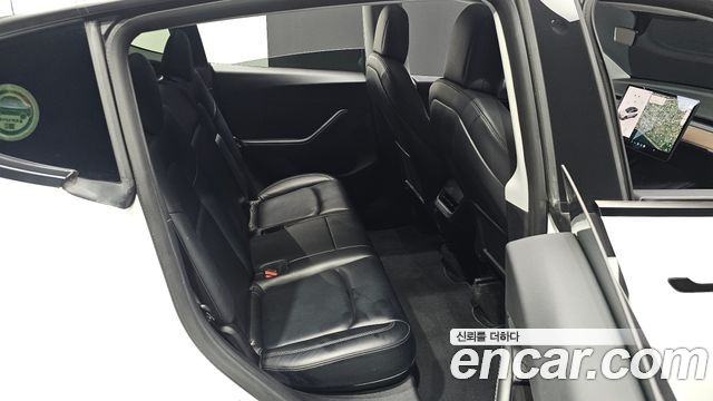 Tesla Model Y 2021 — photo 17