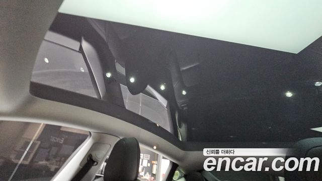 Tesla Model Y 2021 — photo 25