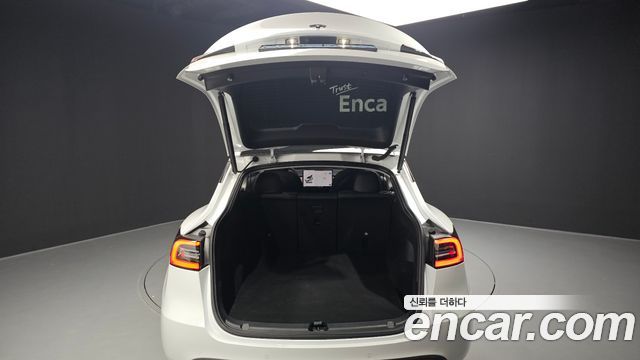 Tesla Model Y 2021 — photo 26