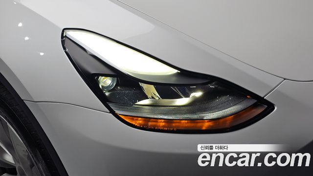 Tesla Model Y 2021 — photo 8