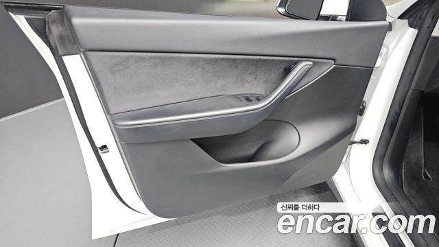 Tesla Model Y 2021 — photo 14