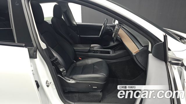 Tesla Model Y 2021 — photo 16