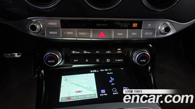 Kia Stinger 2018 — photo 31