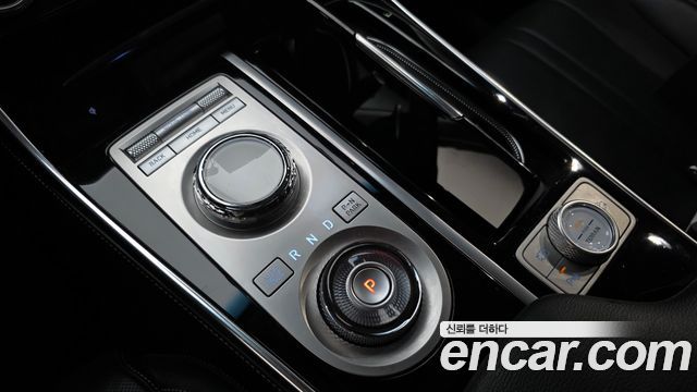 Genesis GV80 2023 — photo 12