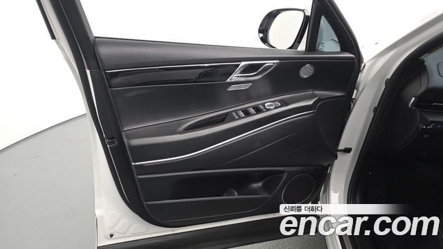 Genesis GV80 2023 — photo 14