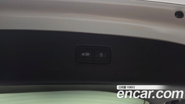Genesis GV80 2023 — photo 32