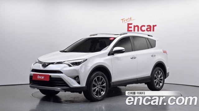Toyota RAV4 2018 — photo 1
