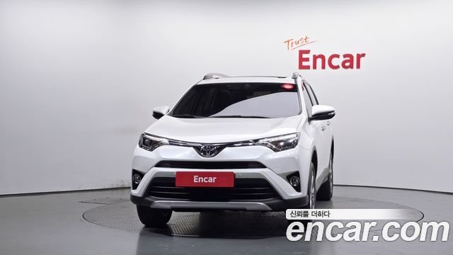 Toyota RAV4 2018 — photo 3