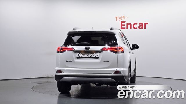 Toyota RAV4 2018 — photo 4