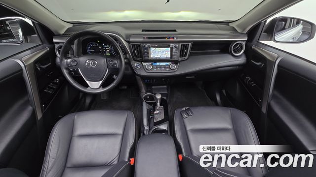 Toyota RAV4 2018 — photo 7