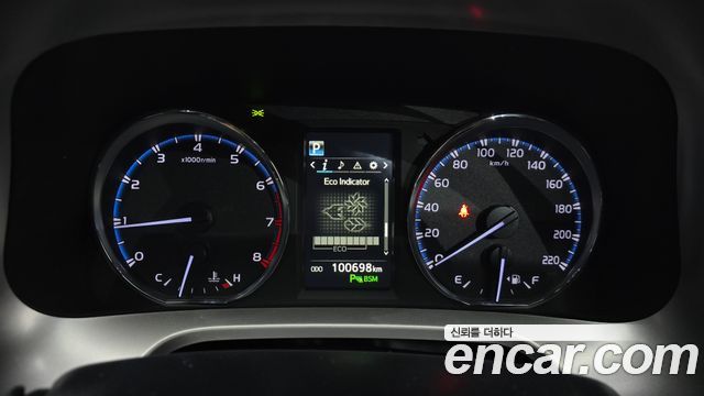 Toyota RAV4 2018 — photo 8