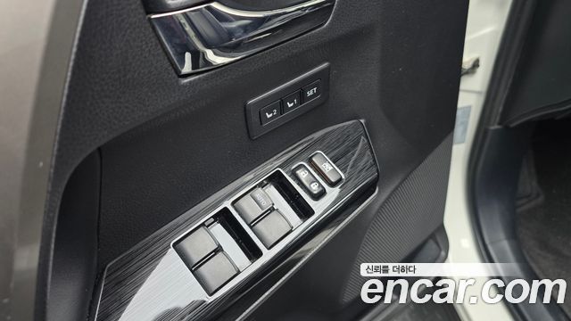 Toyota RAV4 2018 — photo 15