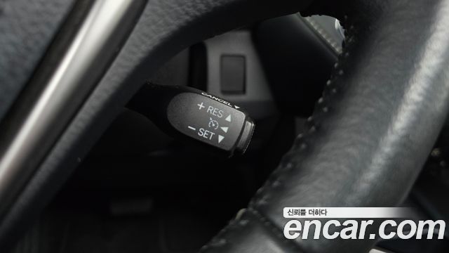 Toyota RAV4 2018 — photo 18