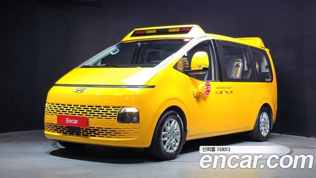 Hyundai Staria 2022 — photo 1