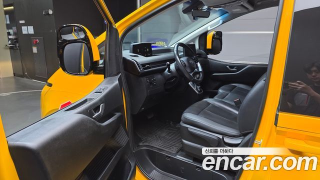 Hyundai Staria 2022 — photo 13