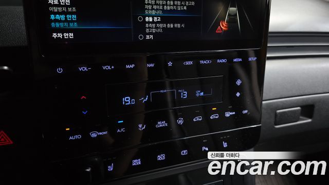Hyundai Staria 2022 — photo 23