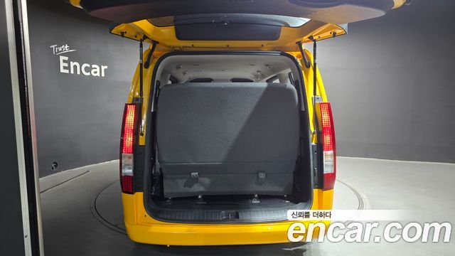 Hyundai Staria 2022 — photo 32
