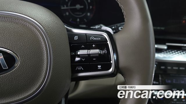Kia Canival 2021 — photo 15