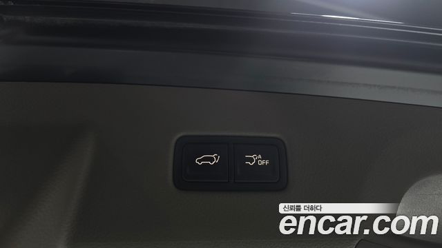 Kia Canival 2021 — photo 16