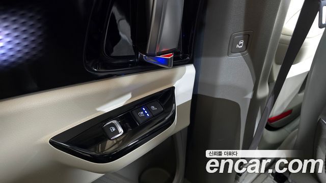 Kia Canival 2021 — photo 19
