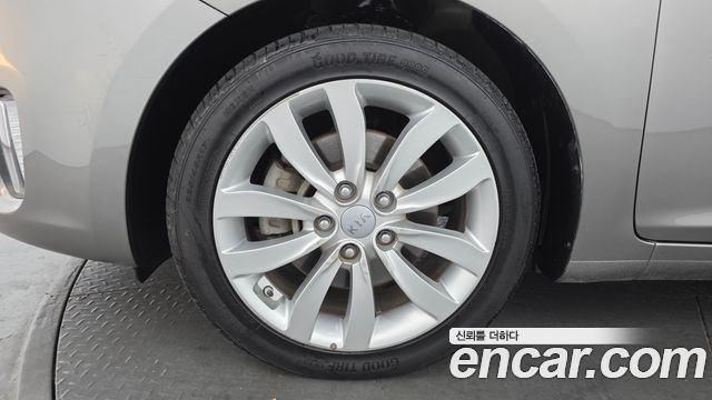 Kia Carens 2014 — photo 5