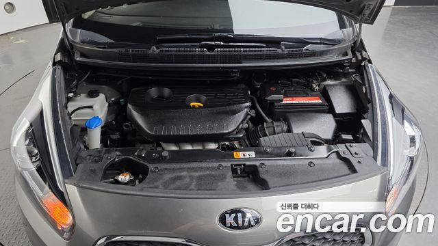 Kia Carens 2014 — photo 6
