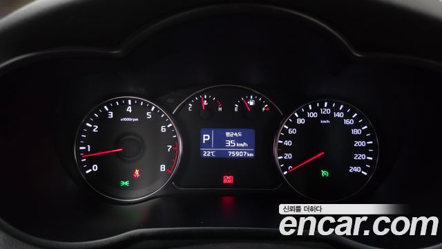 Kia Carens 2014 — photo 8