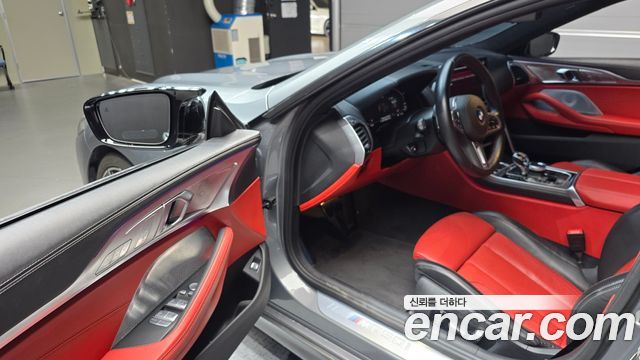 BMW 8-Series 2022 — photo 13