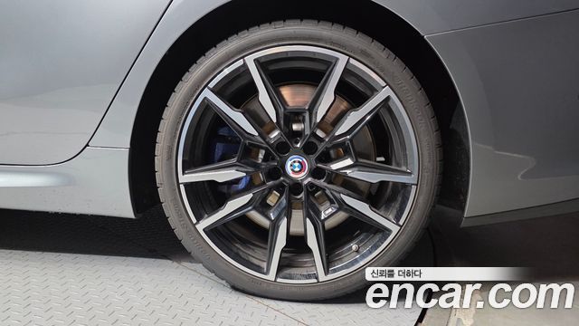 BMW 8-Series 2022 — photo 7