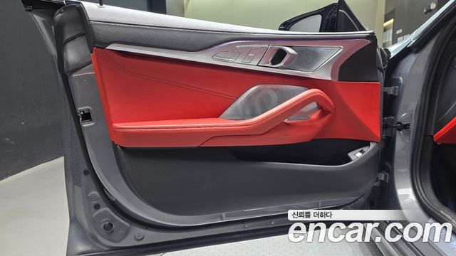 BMW 8-Series 2022 — photo 14