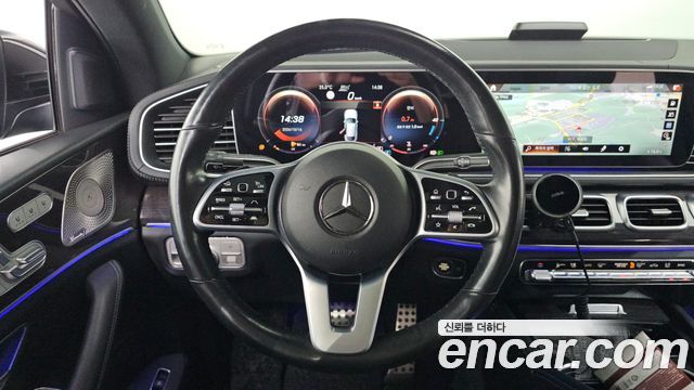 Mercedes-Benz GLE-Class 2021 — photo 11