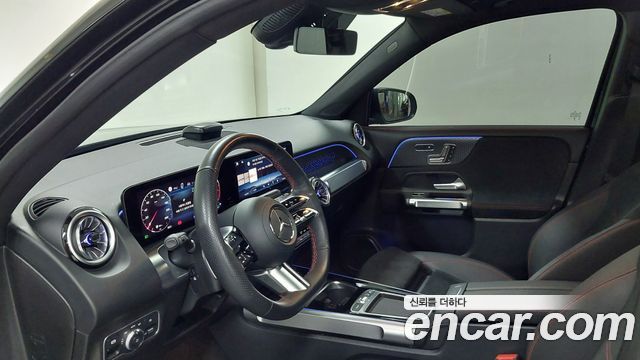 Mercedes-Benz GLB-Class 2026 — photo 14