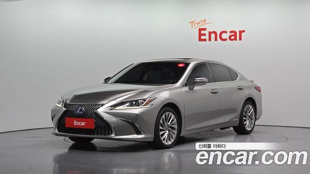 Lexus ES 2021 — photo 1