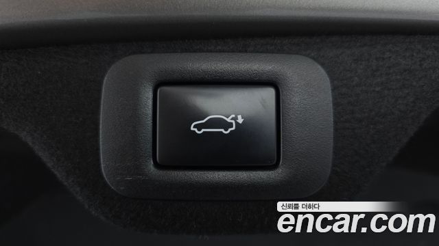 Lexus ES 2021 — photo 21