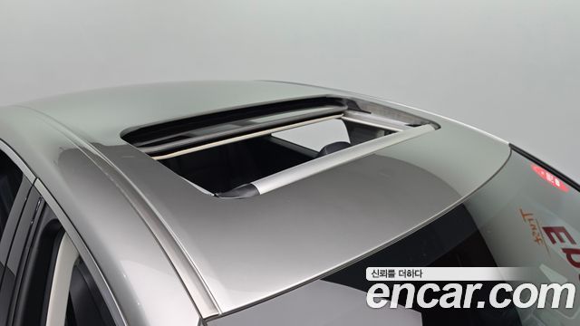 Lexus ES 2021 — photo 28
