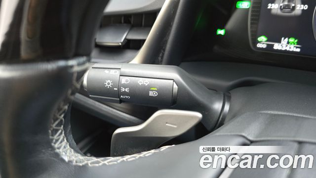 Lexus ES 2021 — photo 29