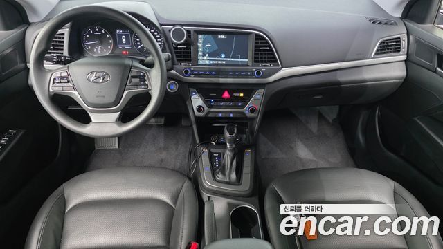 Hyundai AVANTE 2018 — photo 10