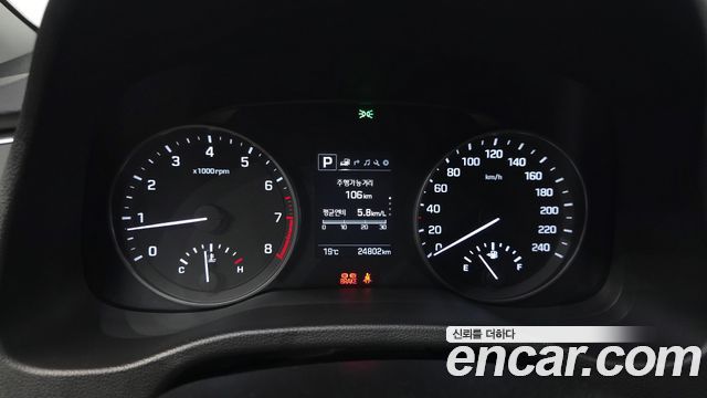 Hyundai AVANTE 2018 — photo 11