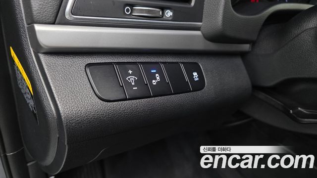 Hyundai AVANTE 2018 — photo 18
