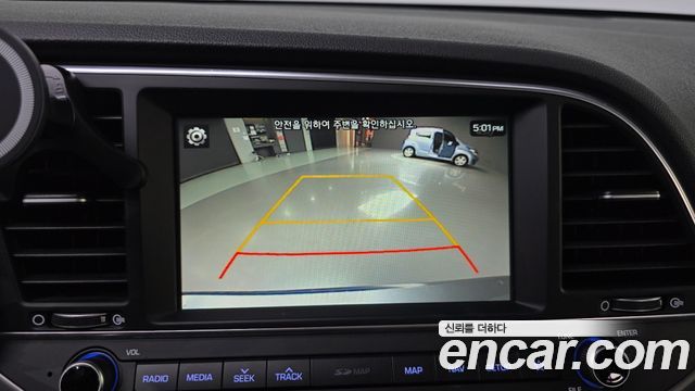 Hyundai AVANTE 2018 — photo 21