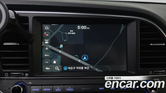Hyundai AVANTE 2018 — photo 26