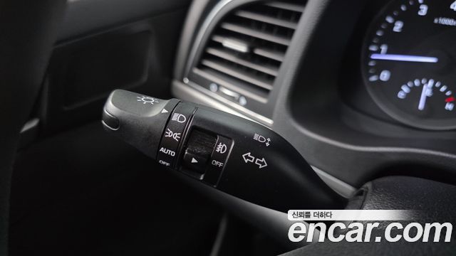 Hyundai AVANTE 2018 — photo 27