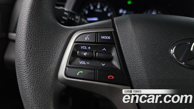 Hyundai AVANTE 2018 — photo 28