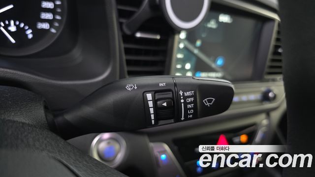 Hyundai AVANTE 2018 — photo 29